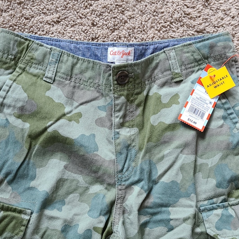 NWT-Boys Camouflage Cargo shorts - Picture 2 of 8